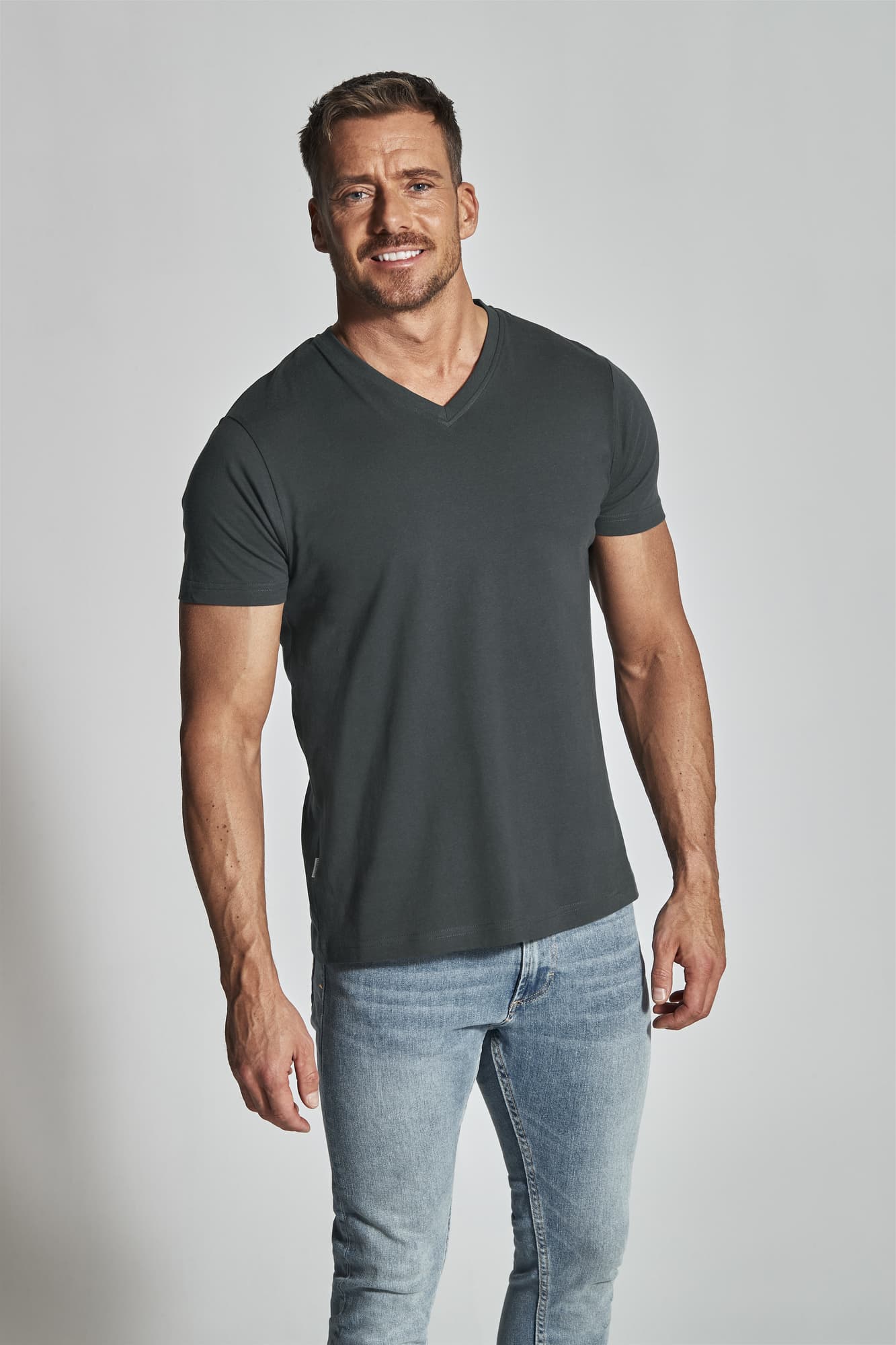 T-Shirt V-Neck Man